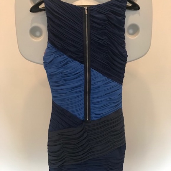 BCBGmaxazria blue ruched color block dress - Picture 4 of 4